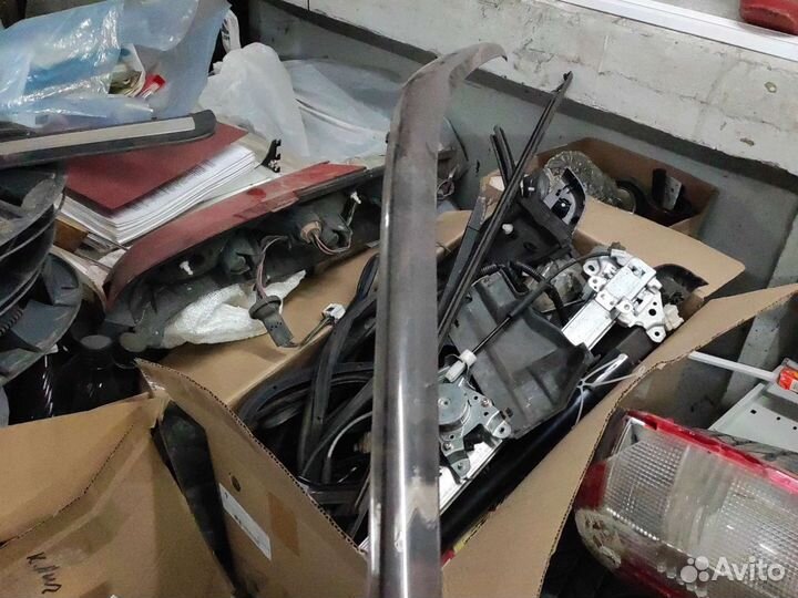 Запчасти по кузову Ниссан X-trail 2001 гв