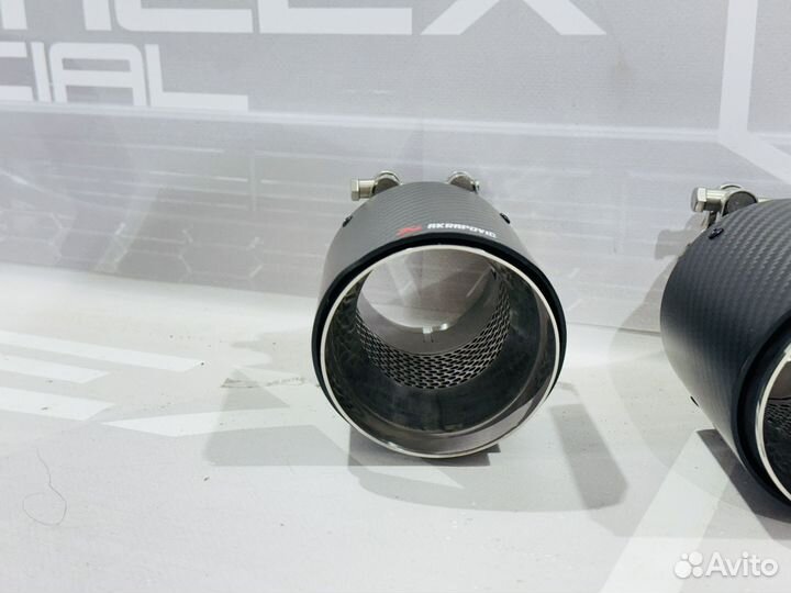 Насадка akrapovic одиночная, хром, матовый карбон