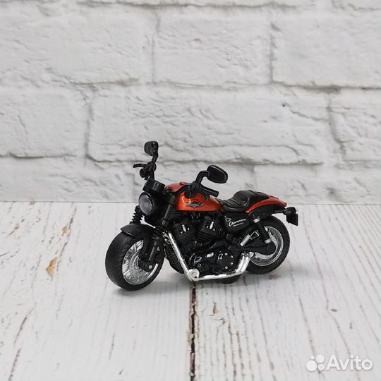 Мотоцикл Харлей со звуковыми и световыми сигналами