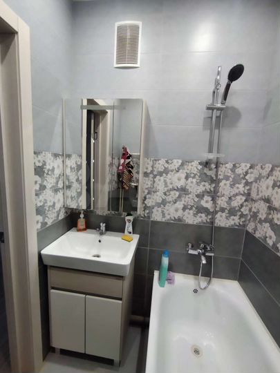 2-к. квартира, 58 м², 2/3 эт.