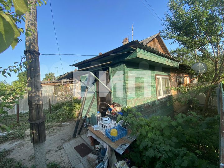 Дом 16 м² на участке 2 сот.