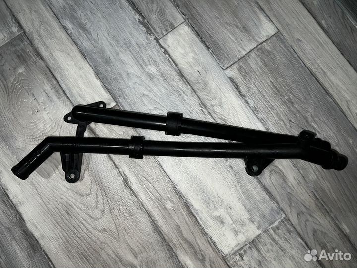 Патрубок системы охлаждения Mercedes-benz W204