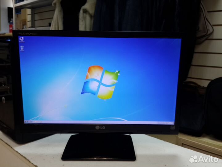 Современный монитор Lg 19
