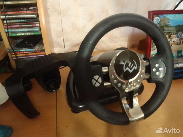 Игровой руль с педалями 90