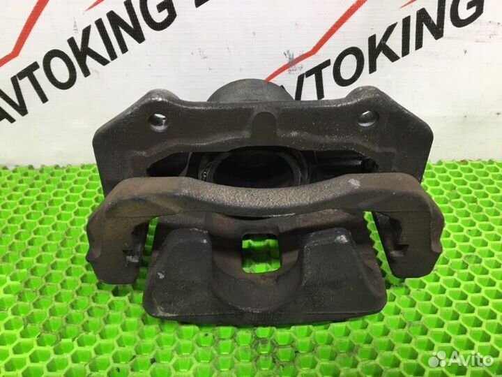 Суппорт передний правый Suzuki Escudo TD54W J20A