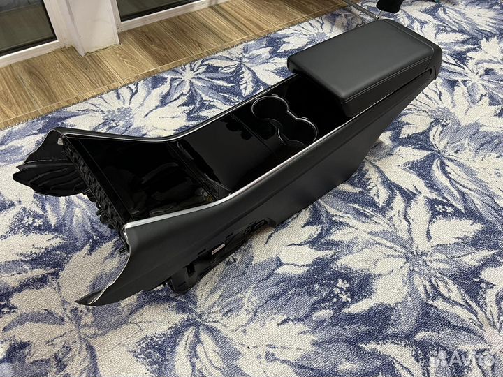 Центральная консоль идеальное сост tesla model Y 3