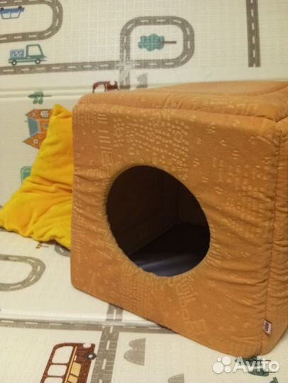 Домик-лежанка для кошек и собак