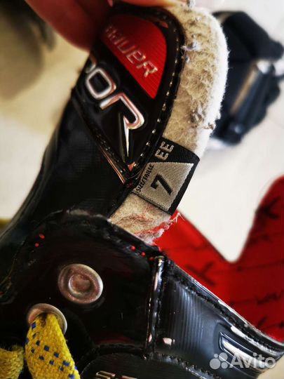 Хоккейные коньки bauer