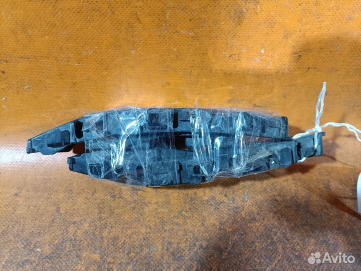 Кронштейн бампера Honda Freed GB3 передний