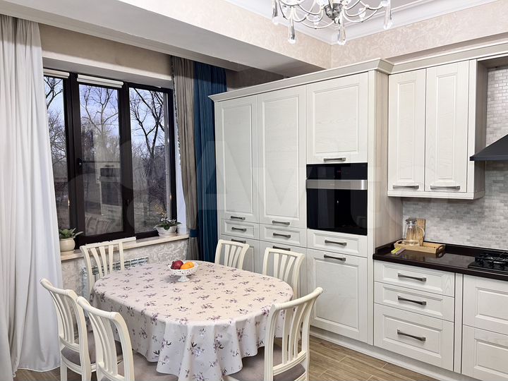 4-к. квартира, 109 м², 3/6 эт.