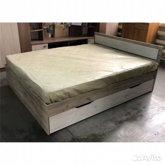 Кровать с ящиками