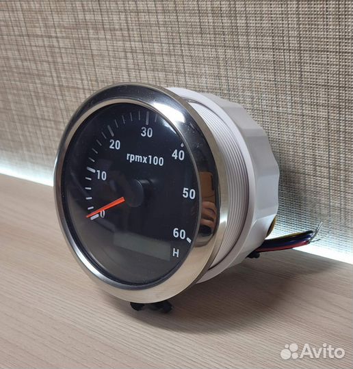 Тахометр для лодки, катера, яхты