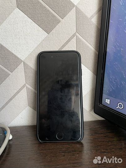 iPhone 8, 64 ГБ
