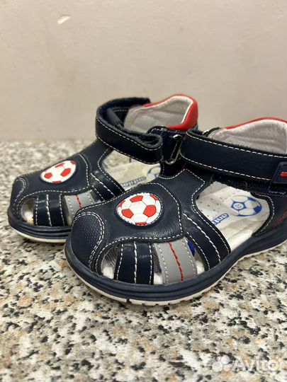 Сандали для мальчика новые