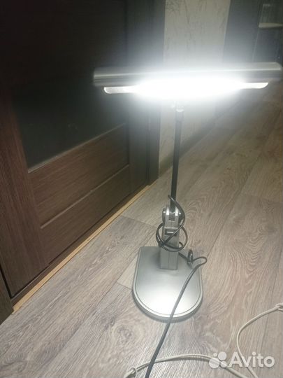 Лампа настольная