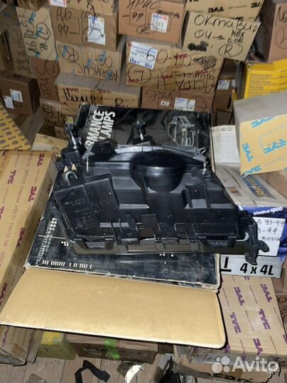 Фара передняя Mercedes Benz W202