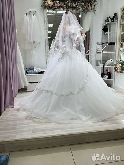 Свадебное платье
