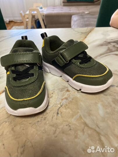 Кроссовки детские 24 размер tombi