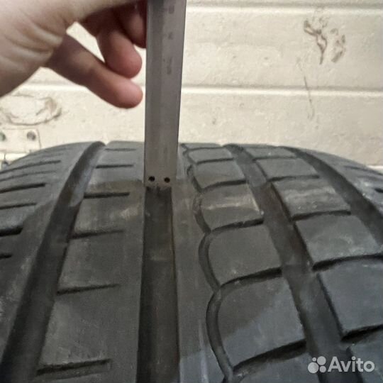 Pirelli P Zero Rosso 275/40 R19 105