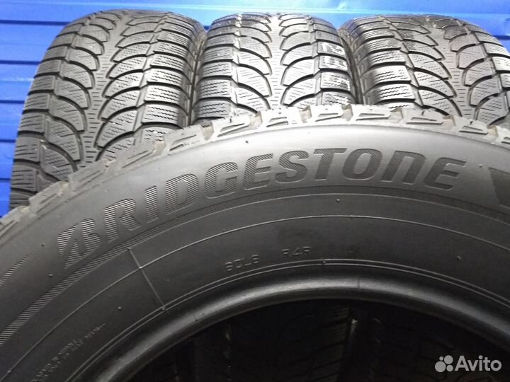 Bridgestone Blizzak LM-80 Evo 235/65 R17 104H