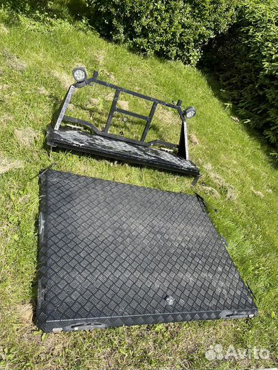 Крышка багажника Triffid tracks