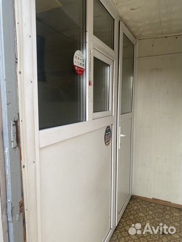 Европерегородка с дверью и окошком