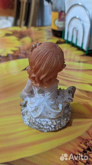 Статуэтка девочки