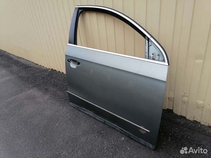 Дверь правая передняя VW Passat B6