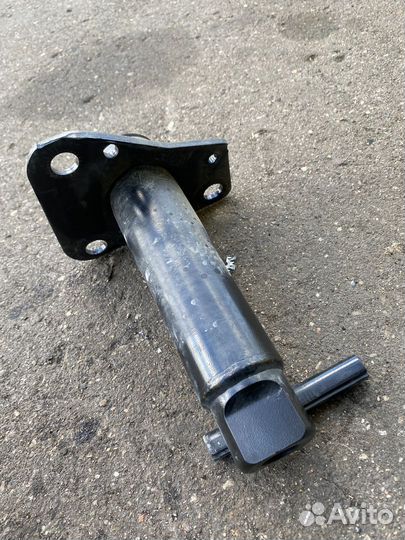 Кронштейн крепления бампера правый Audi A4 B7 8ED