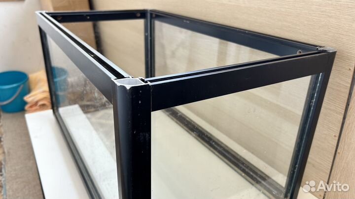 Вольер стеклянный