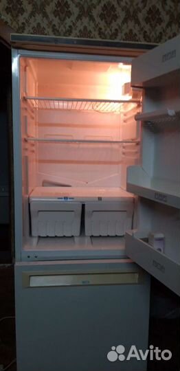 Холодильник 2-х камерный,белый,бу,stinol