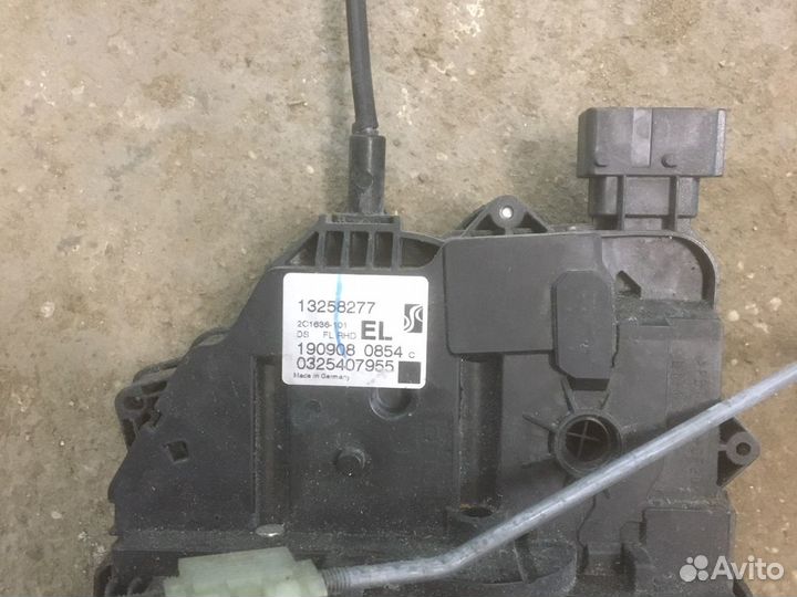 Замок Передний Левый двери Опель Корса Д