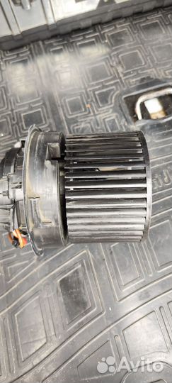 Моторчик печки largus