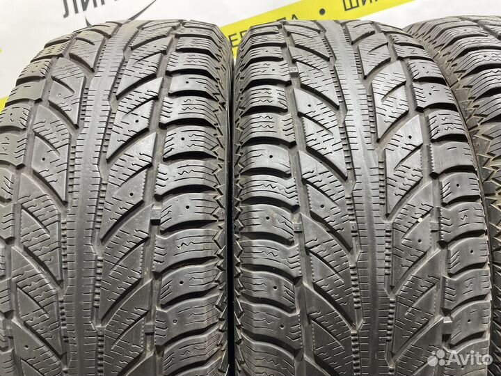 Cooper Weather-Master WSC 215/65 R16