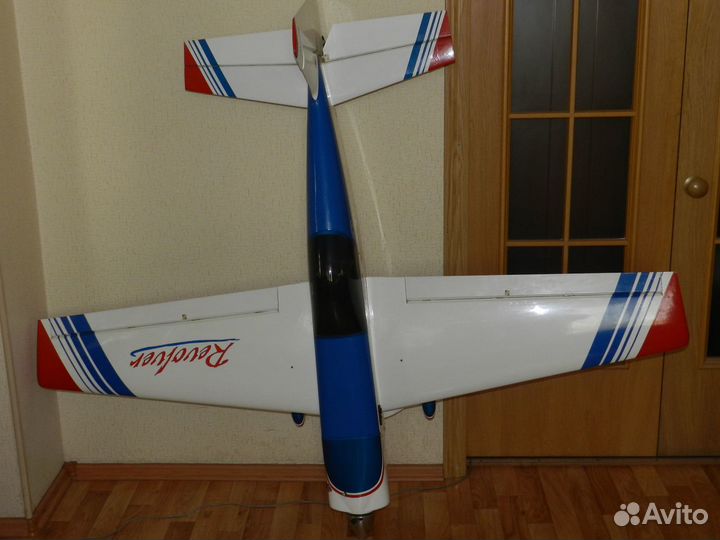 Радиоуправляемая модель самолета
