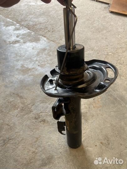 Амортизатор передний mazda 3 bp,cx-30