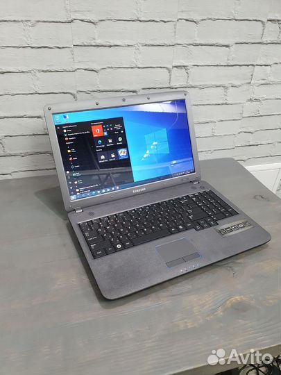 Ноутбук Samsung R530 15.6