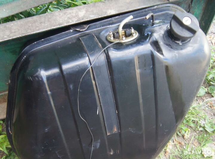Бензобак в сборе на Ваз 2105(карбюратор)
