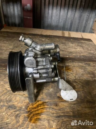 Насос гидроусилителя руля BMW 5 серии E60 M54B25