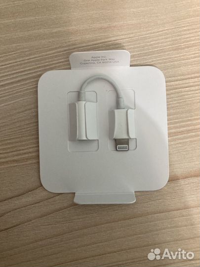 Переходник (адаптер) Lightning - 3.5 Jack Apple