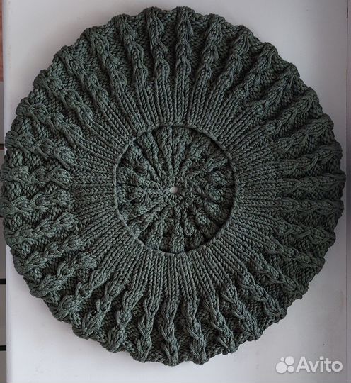 Берет новый женский вязаный