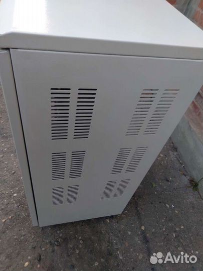 Стабилизатор напряжения 3 х фазный