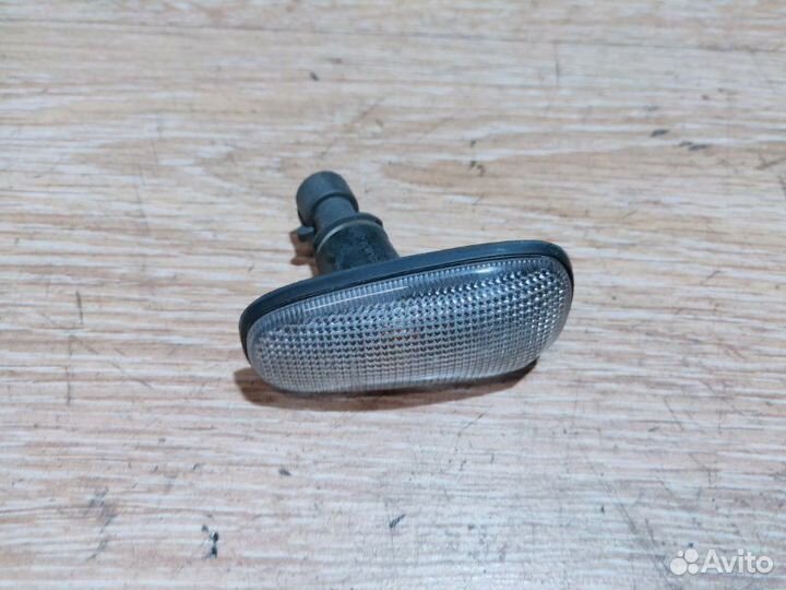 Повторитель в крыло Opel Astra G 2002