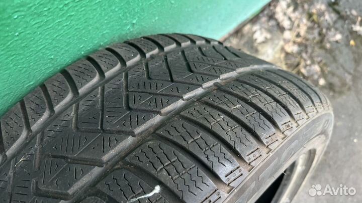 Pirelli Winter Sottozero 3 245/45 R18 и 295/40 R18 100V