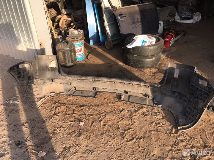 Бампер задний Volkswagen Touareg 2005г