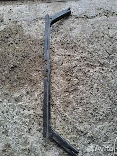 Накладка замка багажника Mercedes W140