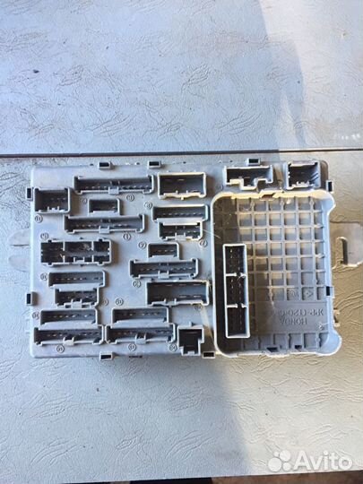 Блок предохранителей салона Honda Fit