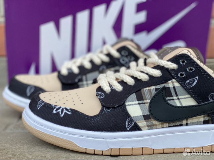 Кроссовки Nike SB Dunk