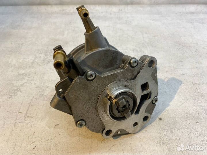 Вакуумный насос Land Rover Pierburg LR082226