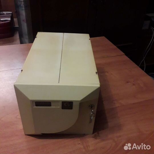 Контейнер для хранения дисков